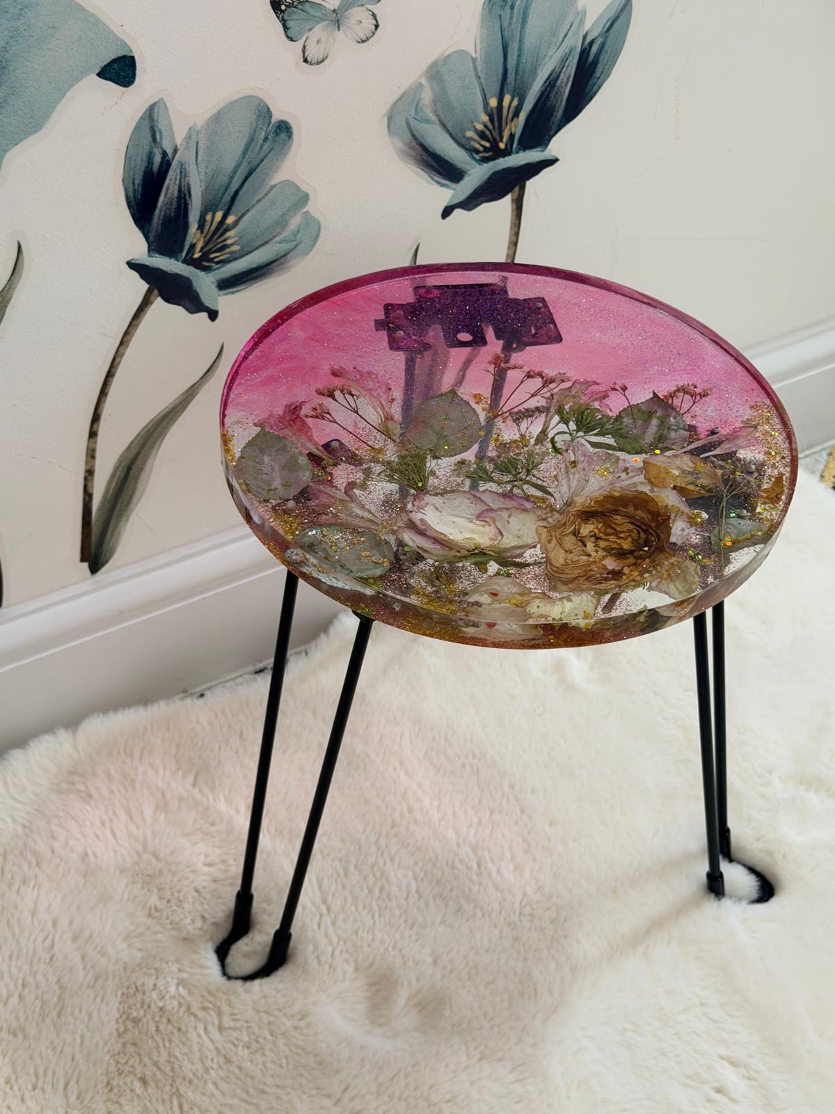 🌸 Handmade Floral Resin Side Table 12”🌸